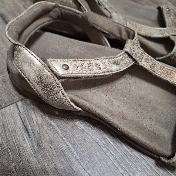 Taos Trophy II Champagne Strap Comfort Walking Sandals Womens 9 - Picture 9 of 9